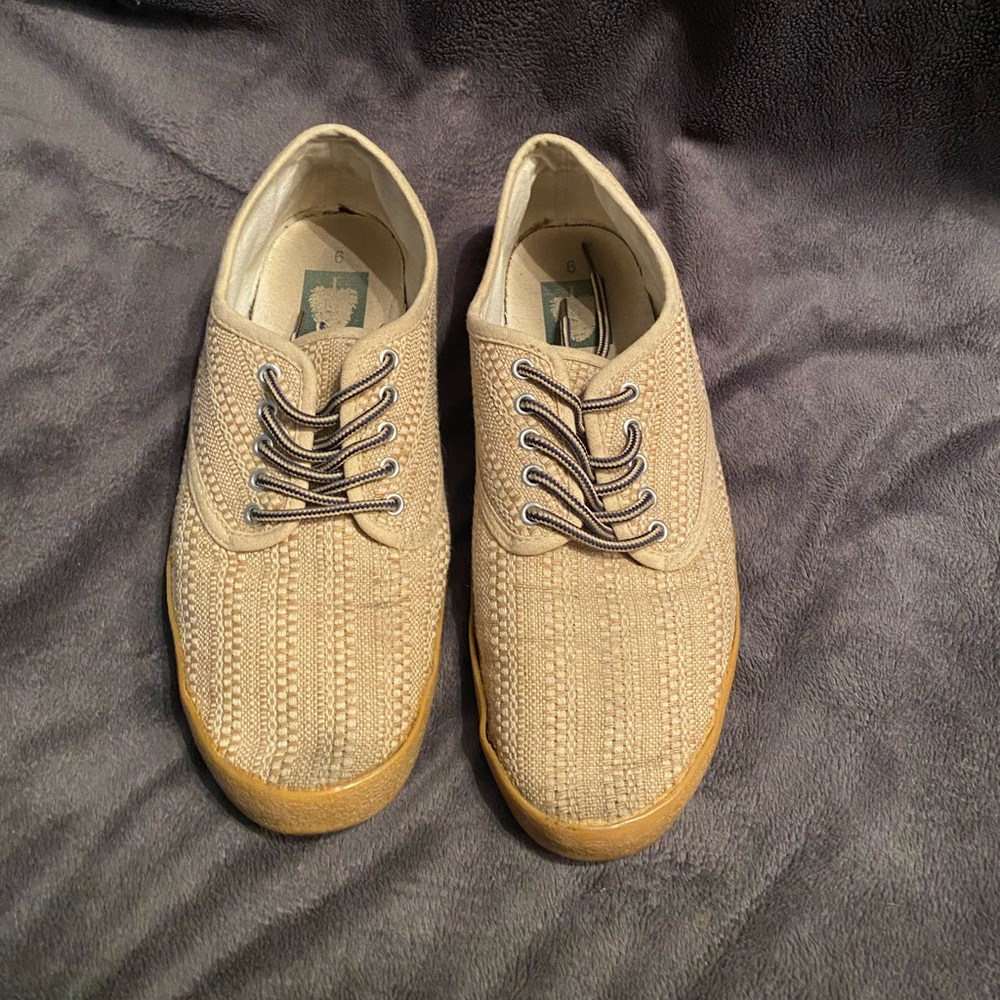Urban Outfitters men's. M9